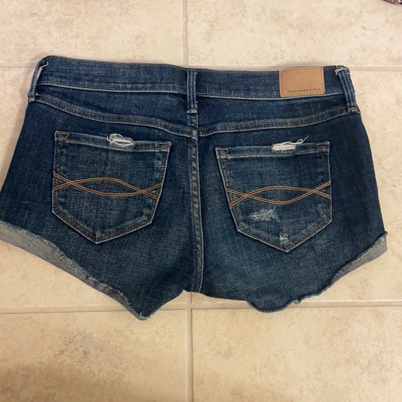 Abercrombie and Fitch jean shorts size 4 - Picture 2 of 3